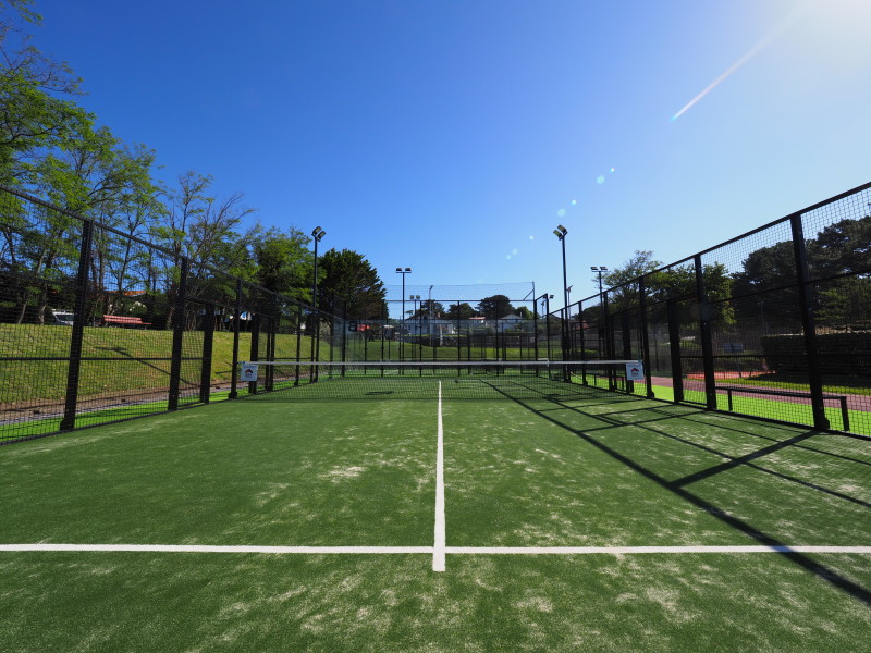 NOUVEAU : 2 COURTS DE PADEL !