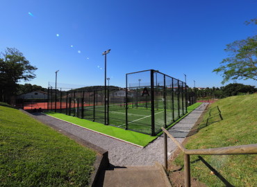 VENEZ JOUER AU PADEL !